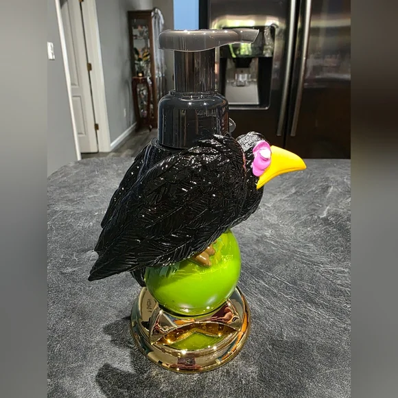 Maleficent's Raven Soap Dispenser - Picture 4 of 4